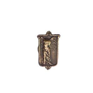VINTAGE NYC PUBLIC SCHOOL Lapel Pin Athletic League VICTORY of SAMOTHRACE
